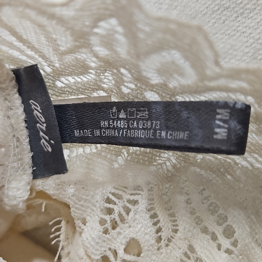 Aerie Beautiful Lace - 2 Stretchy bralettes - Black and Cream colors Floral lace - Picture 4 of 5
